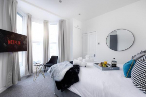 Boujis Central Plymouth Apartment - Sleeps 4 - Habita Property